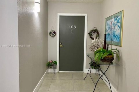 Condo in Miami, Florida, 1 bedroom  № 2014658 - photo 2