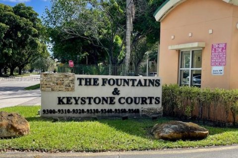 Condo in Miami, Florida, 1 bedroom  № 2014658 - photo 18