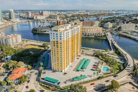 Copropriété à louer à Tampa, Floride: 2 chambres, 115.2 m2 № 1803673 - photo 1