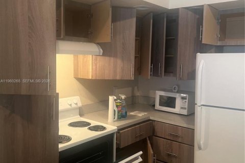 Снять в аренду кондоминиум в Санрайз, Флорида 1 спальня, 69.03м2, № 2080718 - фото 14