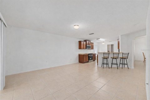 Casa en venta en Gainesville, Florida, 4 dormitorios, 178 m2 № 2195611 - foto 12