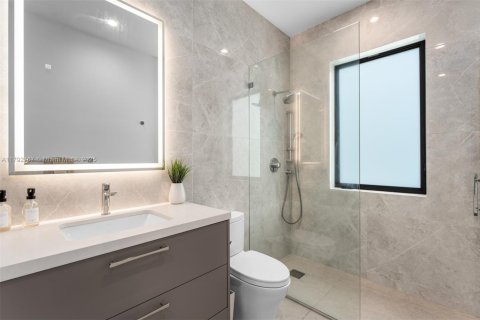 Купить виллу или дом в Пайнкрест, Флорида 6 спален, 542.74м2, № 1713417 - фото 22