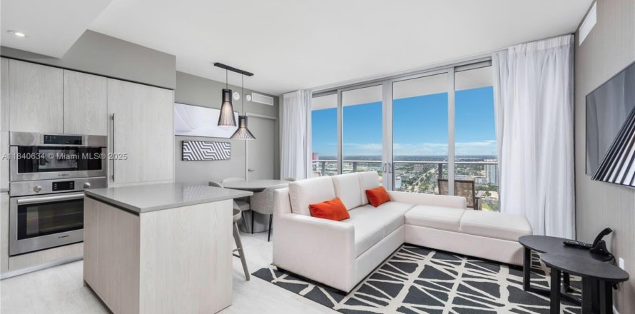 Condominio en Hollywood, Florida, 3 dormitorios № 1830196