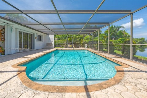 Casa en venta en Weston, Florida, 3 dormitorios, 216.65 m2 № 1928274 - foto 28