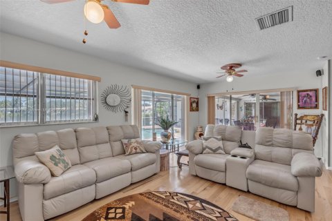 Casa en venta en Weston, Florida, 3 dormitorios, 216.65 m2 № 1928274 - foto 12