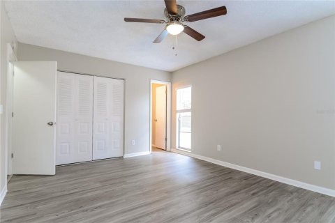Villa ou maison à louer à Brandon, Floride: 3 chambres, 157.93 m2 № 1877002 - photo 9