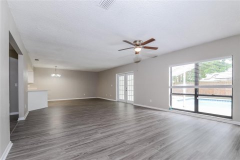 Villa ou maison à louer à Brandon, Floride: 3 chambres, 157.93 m2 № 1877002 - photo 3
