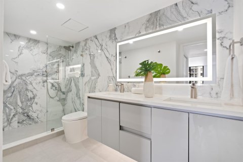 Condo in Palm Beach, Florida, 2 bedrooms № 2243858 - photo 22