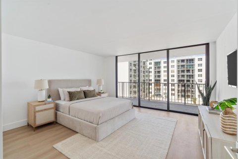Condo in Palm Beach, Florida, 2 bedrooms № 2243858 - photo 14