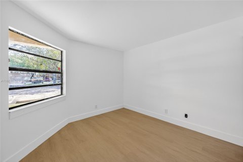 Condominio en venta en Tamarac, Florida, 2 dormitorios, 66.89 m2 № 2076918 - foto 15