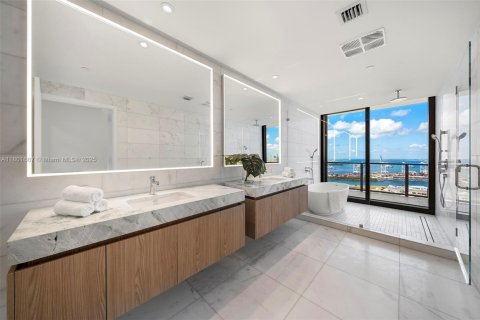 Купить кондоминиум в Майами-Бич, Флорида 3 спальни, 272.2м2, № 2012728 - фото 15