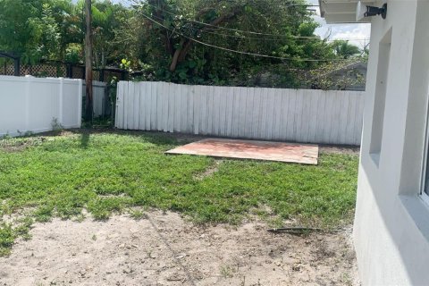 House in Hialeah, Florida 3 bedrooms, 171.31 sq.m. № 1996104 - photo 15