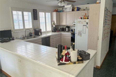 House in Cutler Bay, Florida 3 bedrooms, 159.05 sq.m. № 1998521 - photo 6