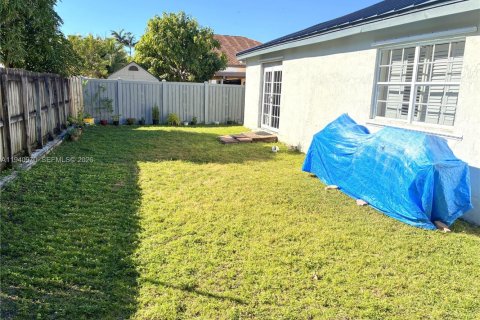 House in Cutler Bay, Florida 3 bedrooms, 159.05 sq.m. № 1998521 - photo 17