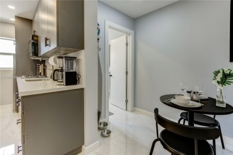 Apartamento en alquiler en Hollywood, Florida, 1 dormitorio, 38.55 m2 № 2048004 - foto 3