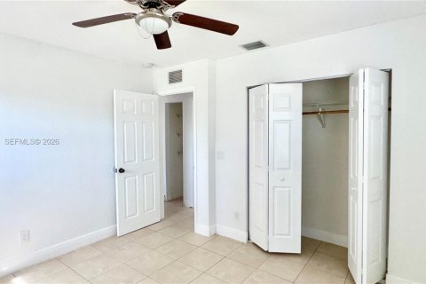 Villa ou maison à louer à Fort Lauderdale, Floride: 2 chambres, 634.06 m2 № 2004613 - photo 11