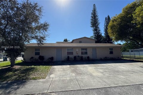 Villa ou maison à Fort Lauderdale, Floride 2 chambres, 634.06 m2 № 2004613