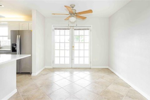 House in Orlando, Florida 4 bedrooms, 136.57 sq.m. № 1805136 - photo 11