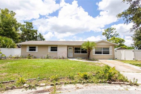 House in Orlando, Florida 4 bedrooms, 136.57 sq.m. № 1805136 - photo 5