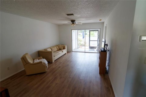 House in Dunedin, Florida 2 bedrooms, 72 sq.m. № 1778256 - photo 8