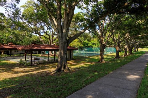 House in Dunedin, Florida 2 bedrooms, 72 sq.m. № 1778256 - photo 1