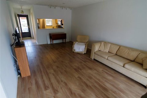 House in Dunedin, Florida 2 bedrooms, 72 sq.m. № 1778256 - photo 9