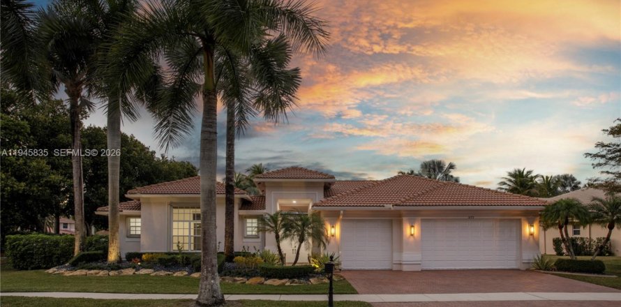 House in Weston, Florida 5 bedrooms, 332.5 sq.m. № 2005964