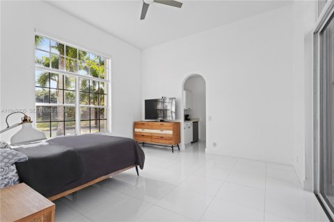 House in Weston, Florida 5 bedrooms, 332.5 sq.m. № 2005964 - photo 19
