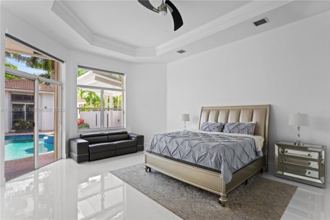 House in Weston, Florida 5 bedrooms, 332.5 sq.m. № 2005964 - photo 12