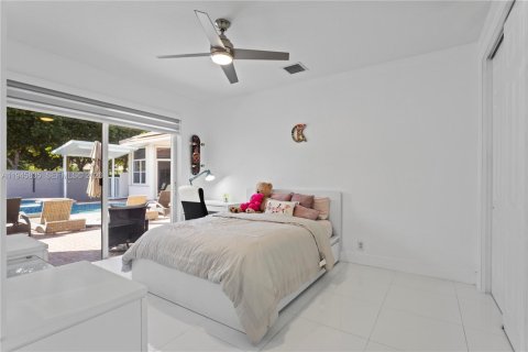 House in Weston, Florida 5 bedrooms, 332.5 sq.m. № 2005964 - photo 16