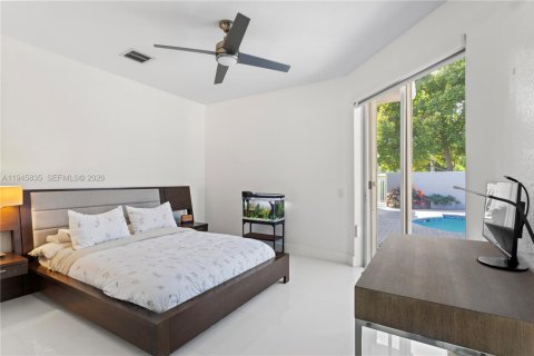 House in Weston, Florida 5 bedrooms, 332.5 sq.m. № 2005964 - photo 17