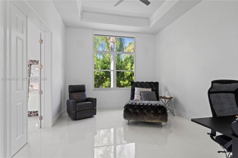 House in Weston, Florida 5 bedrooms, 332.5 sq.m. № 2005964 - photo 10