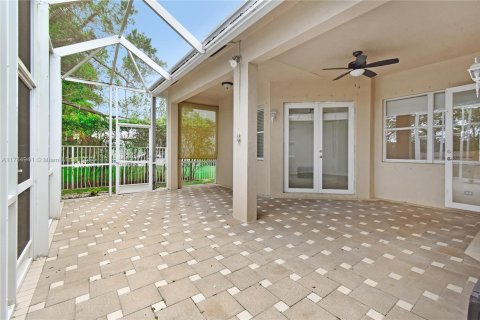 House in Weston, Florida 4 bedrooms, 230.03 sq.m. № 1645164 - photo 22
