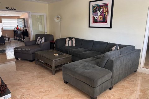 House in Palmetto Bay, Florida 4 bedrooms № 1684327 - photo 5
