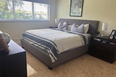 House in Palmetto Bay, Florida 4 bedrooms № 1684327 - photo 13