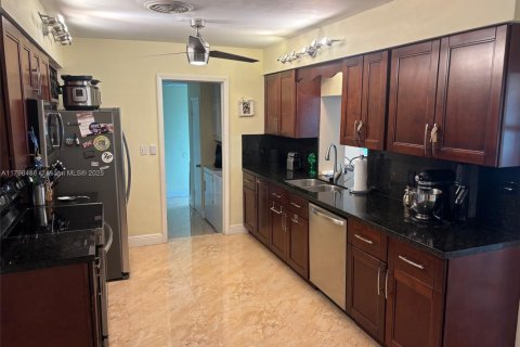 House in Palmetto Bay, Florida 4 bedrooms № 1684327 - photo 6