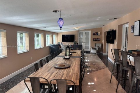 House in Palmetto Bay, Florida 4 bedrooms № 1684327 - photo 2
