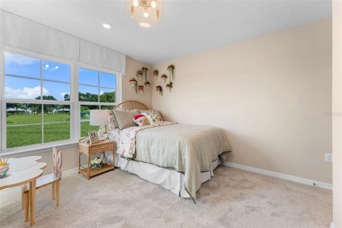 Townhouse in Apopka, Florida 4 bedrooms, 165.55 sq.m. № 2218661 - photo 25