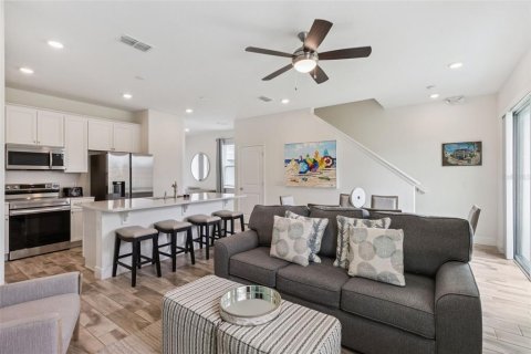 Adosado en venta en Kissimmee, Florida, 4 dormitorios, 159.05 m2 № 1919413 - foto 12