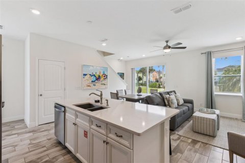 Adosado en venta en Kissimmee, Florida, 4 dormitorios, 159.05 m2 № 1919413 - foto 7