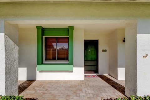Casa en venta en Clearwater, Florida, 2 dormitorios, 95.69 m2 № 1637657 - foto 2