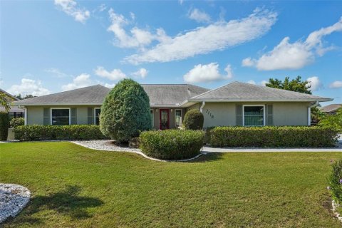 House in Sun City Center, Florida 3 bedrooms, 216.18 sq.m. № 1801846 - photo 7