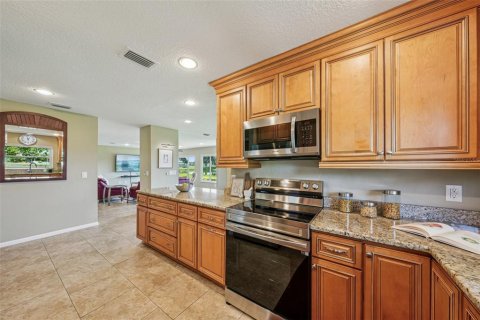 House in Sun City Center, Florida 3 bedrooms, 216.18 sq.m. № 1801846 - photo 22