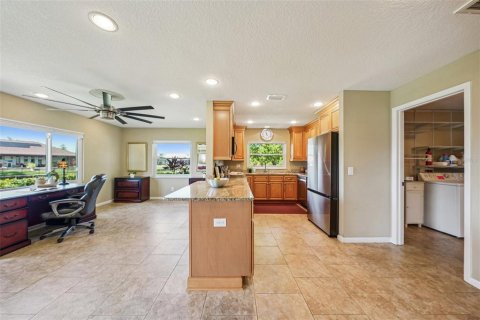 House in Sun City Center, Florida 3 bedrooms, 216.18 sq.m. № 1801846 - photo 16