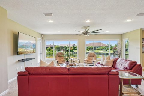 House in Sun City Center, Florida 3 bedrooms, 216.18 sq.m. № 1801846 - photo 6