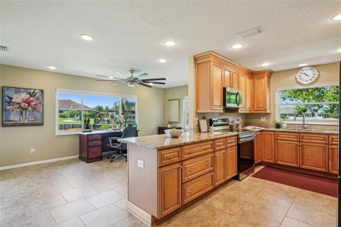 House in Sun City Center, Florida 3 bedrooms, 216.18 sq.m. № 1801846 - photo 15