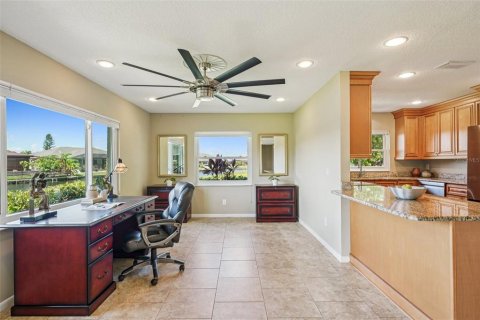 House in Sun City Center, Florida 3 bedrooms, 216.18 sq.m. № 1801846 - photo 13