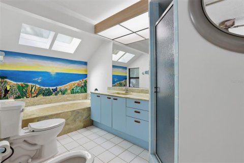 House in Sarasota, Florida 4 bedrooms, 197.51 sq.m. № 2151737 - photo 20