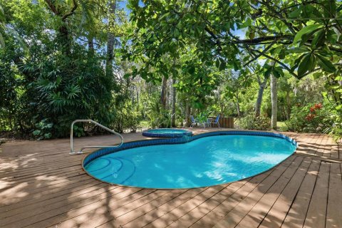 House in Sarasota, Florida 4 bedrooms, 197.51 sq.m. № 2151737 - photo 27