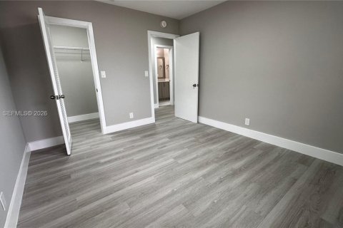 Immobilier commercial à vendre à Lauderdale Lakes, Floride: 310.76 m2 № 2079867 - photo 23